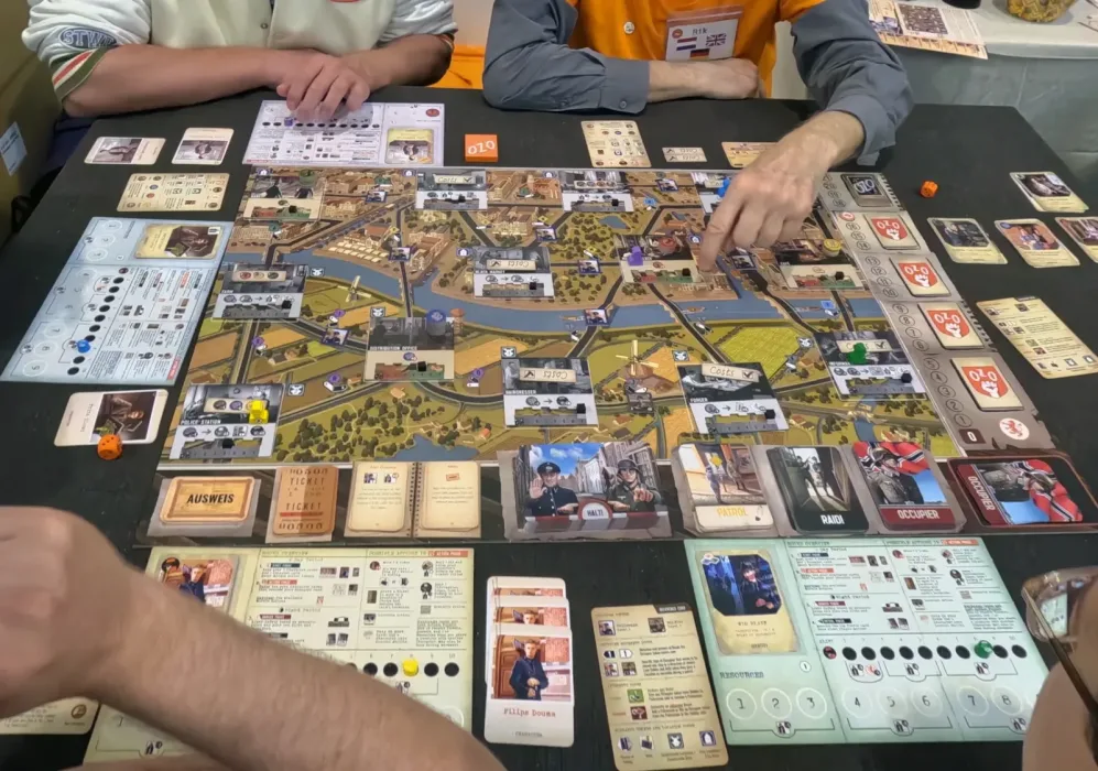 Dutch Resistance: Orange Shall Overcome!